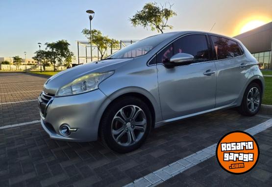 Autos - Peugeot 208 2014 Nafta 83000Km - En Venta