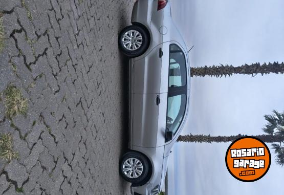 Autos - Volkswagen Voyage 1.6 2017 GNC 168000Km - En Venta