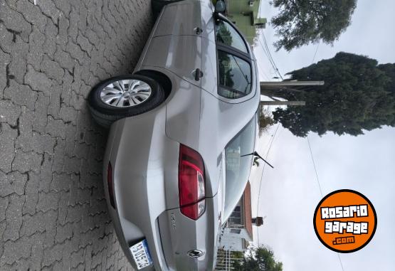 Autos - Volkswagen Voyage 1.6 2017 GNC 168000Km - En Venta