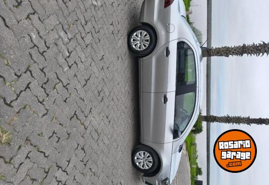 Autos - Volkswagen Voyage 1.6 2017 GNC 168000Km - En Venta