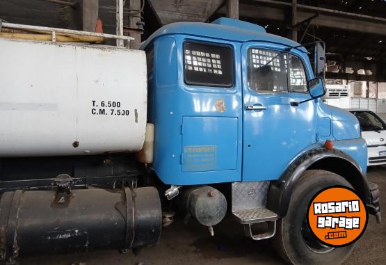 Camiones y Grúas - Mercedes Benz Chasis y acoplado - En Venta