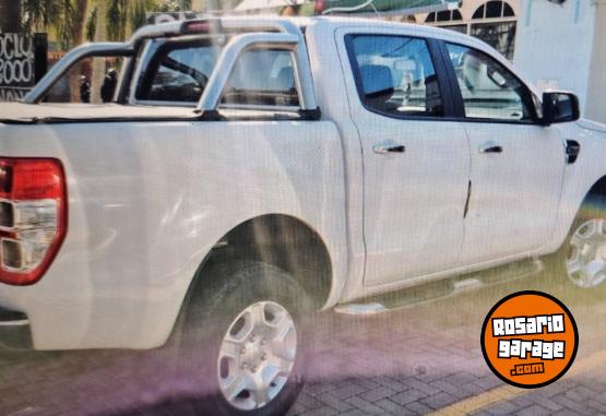 Camionetas - Ford XLT, 3.2 cadenero 2018 Diesel 64000Km - En Venta