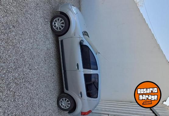 Autos - Renault Sandero 2009 Nafta 250000Km - En Venta