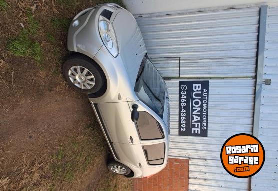 Autos - Renault Sandero 2009 Nafta 250000Km - En Venta