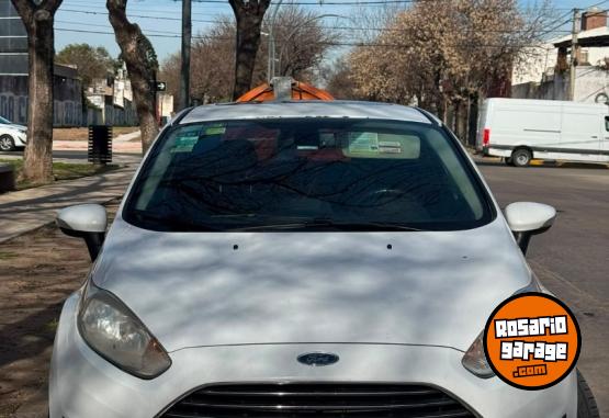 Autos - Ford Fiesta Titanium 2015 Nafta 104000Km - En Venta
