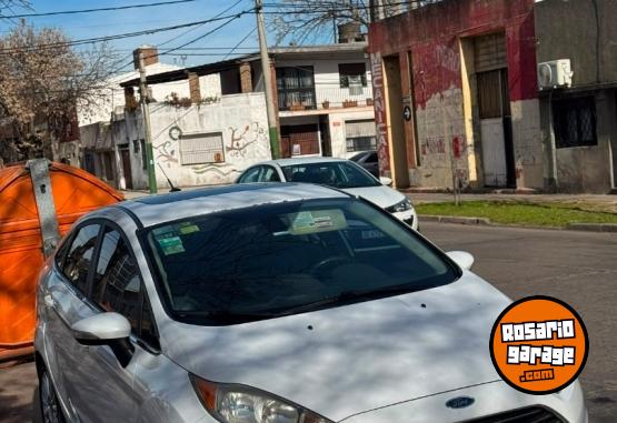 Autos - Ford Fiesta Titanium 2015 Nafta 104000Km - En Venta