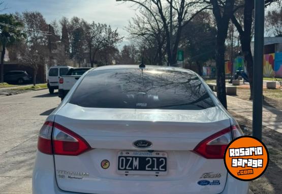 Autos - Ford Fiesta Titanium 2015 Nafta 104000Km - En Venta