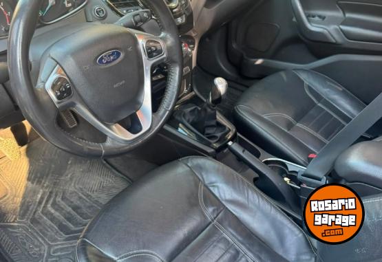 Autos - Ford Fiesta Titanium 2015 Nafta 104000Km - En Venta
