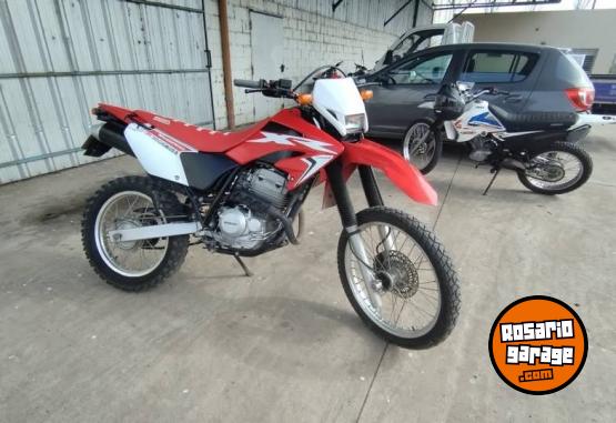 Motos - Honda Tornado 250 2018 Nafta 40000Km - En Venta