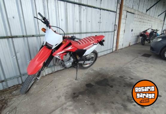 Motos - Honda Tornado 250 2018 Nafta 40000Km - En Venta