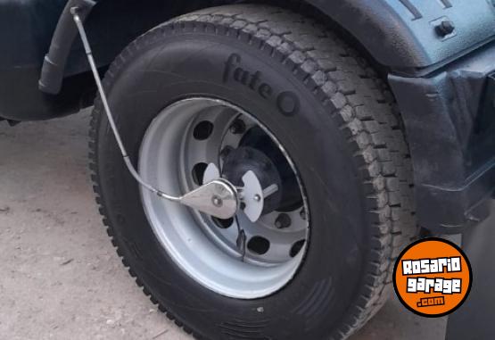 Camiones y Grúas - Volkswagen Constellation 17 250 - En Venta