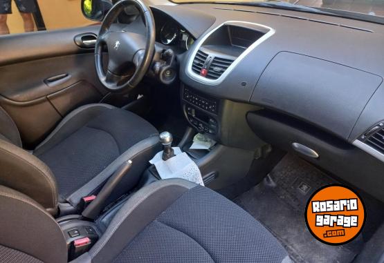 Autos - Peugeot 207 compact XT 2010 Nafta 73000Km - En Venta