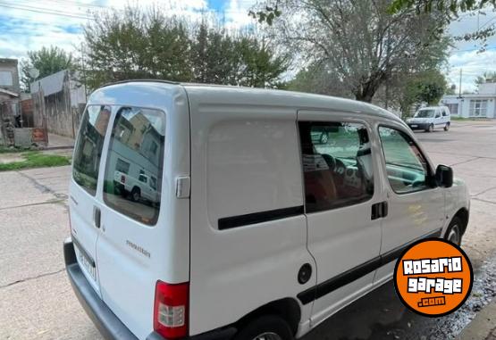 Utilitarios - Peugeot Parnerth HDI 2018 Diesel 140000Km - En Venta