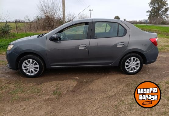 Autos - Renault Logan 2016 GNC 140000Km - En Venta