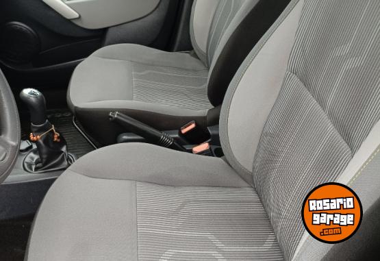 Autos - Renault Logan 2016 GNC 140000Km - En Venta
