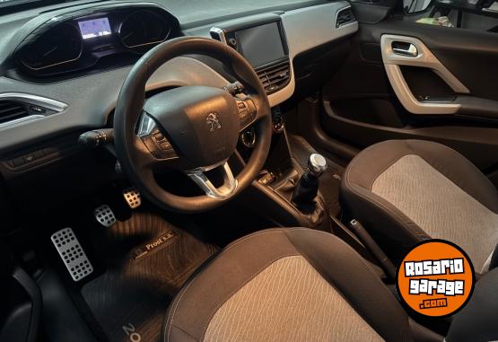 Autos - Peugeot 208 Allure Touchscreen 2015 Nafta 103000Km - En Venta