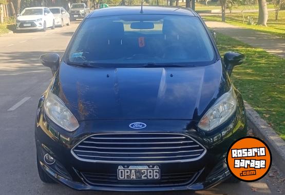 Autos - Ford Fiesta Kinect SE Plus. 2015 Nafta 130000Km - En Venta