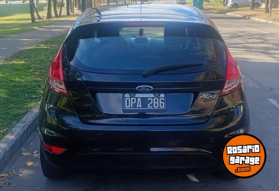 Autos - Ford Fiesta Kinect SE Plus. 2015 Nafta 130000Km - En Venta