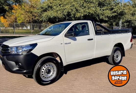 Camionetas - Toyota HILUX 2.4 SC DX 2026 Diesel 0Km - En Venta
