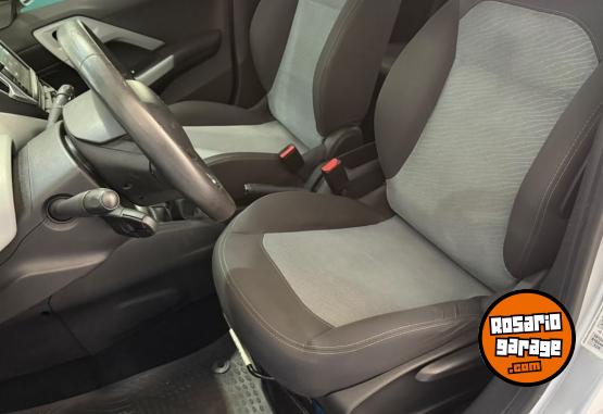Autos - Peugeot 208 Allure 2015 Nafta 100000Km - En Venta