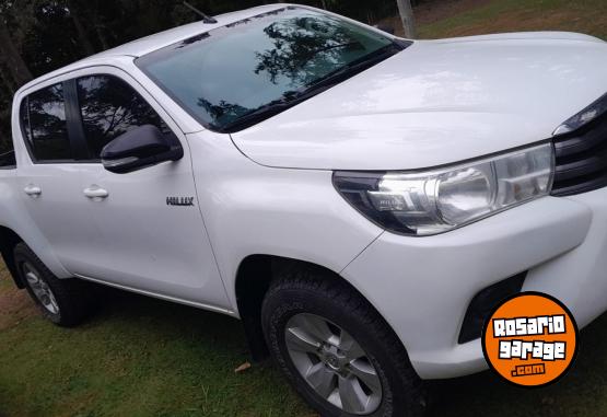 Camionetas - Toyota Hilux - DC SR -- 4 x 4 2017 Diesel 245000Km - En Venta