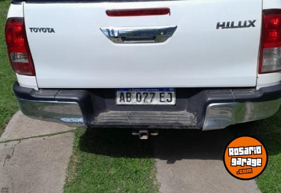 Camionetas - Toyota Hilux - DC SR -- 4 x 4 2017 Diesel 245000Km - En Venta