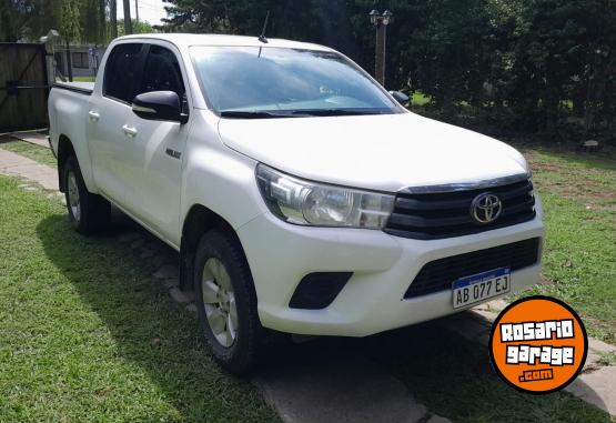 Camionetas - Toyota Hilux - DC SR -- 4 x 4 2017 Diesel 245000Km - En Venta