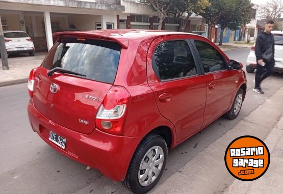 Autos - Toyota Etios 2015 Nafta 139000Km - En Venta