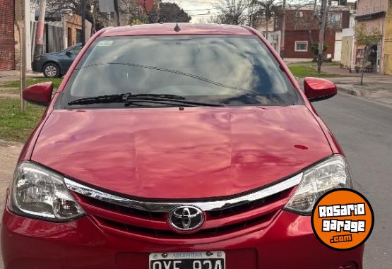 Autos - Toyota Etios 2015 Nafta 139000Km - En Venta