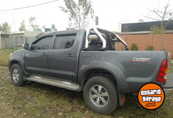 Camionetas - Toyota Hilux srv 4x2 3.0 2009 Diesel 175000Km - En Venta