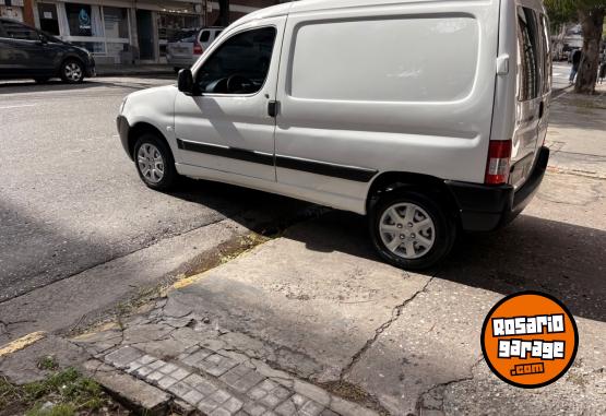 Utilitarios - Peugeot Partner 2022 Diesel 70000Km - En Venta