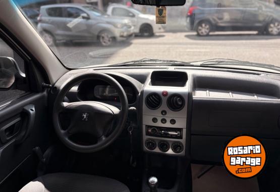 Utilitarios - Peugeot Partner 2022 Diesel 70000Km - En Venta