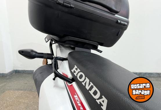 Motos - Honda Tornado 250 2023 Nafta 9050Km - En Venta