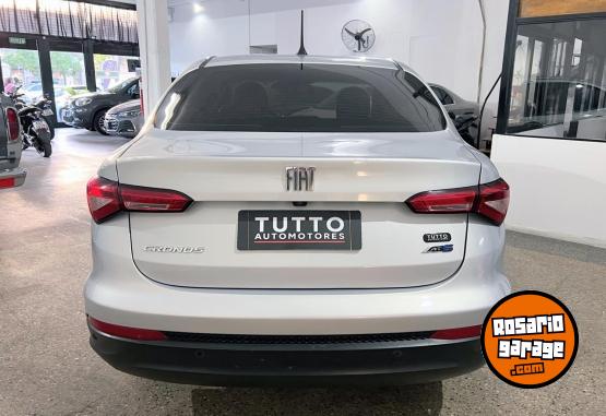 Autos - Fiat Cronos precisión 2021 Nafta 70800Km - En Venta