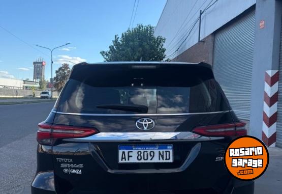 Camionetas - Toyota Hilux sw4 2023 Diesel 100000Km - En Venta