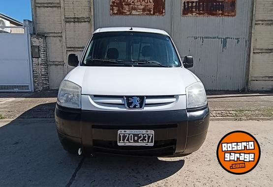 Utilitarios - Peugeot Partner kangoo Fiorino 2010 Nafta 270Km - En Venta