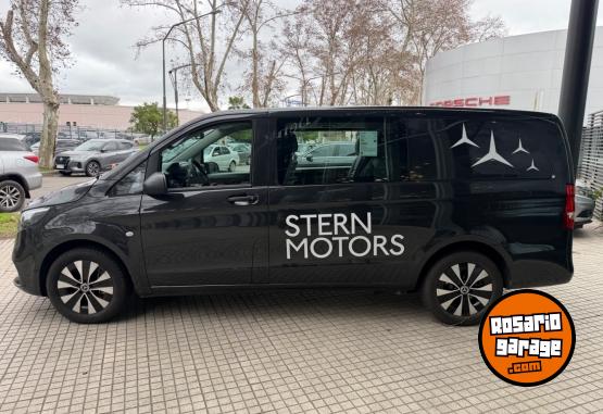 Utilitarios - Mercedes Benz Vito mixta 2025 Diesel 3500Km - En Venta
