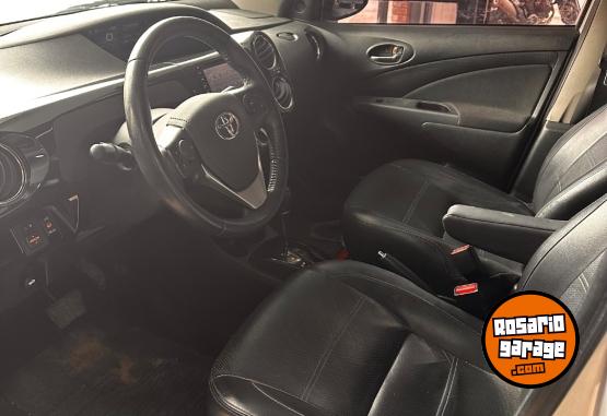 Autos - Toyota Etios 2017 Nafta 90000Km - En Venta