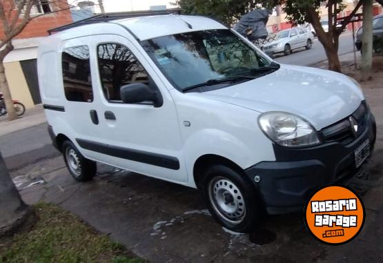 Utilitarios - Renault Kangoo 2015 GNC 170000Km - En Venta