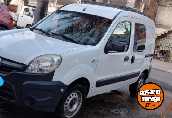Utilitarios - Renault Kangoo 2015 GNC 170000Km - En Venta