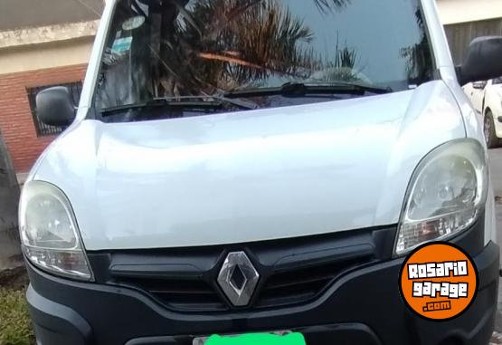 Utilitarios - Renault Kangoo 2015 GNC 170000Km - En Venta