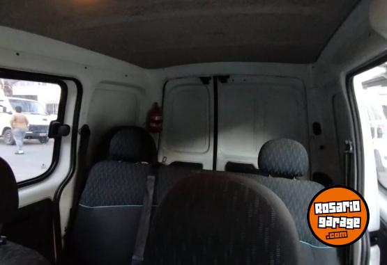 Utilitarios - Renault Kangoo 2015 GNC 170000Km - En Venta