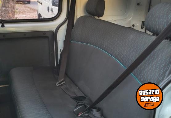 Utilitarios - Renault Kangoo 2015 GNC 170000Km - En Venta