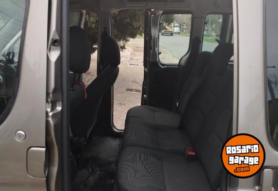 Utilitarios - Citroen Berlingo MultiSpace 2011 Nafta 154000Km - En Venta