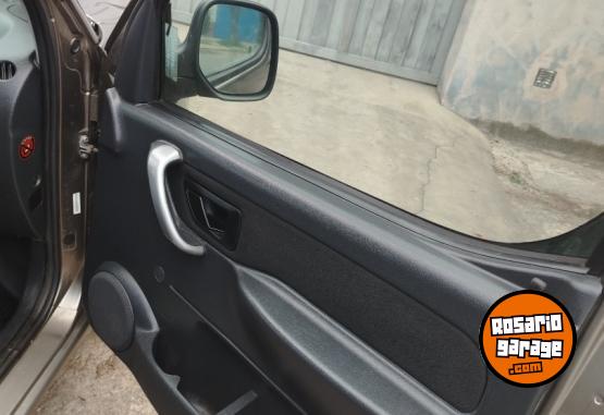 Utilitarios - Citroen Berlingo MultiSpace 2011 Nafta 154000Km - En Venta