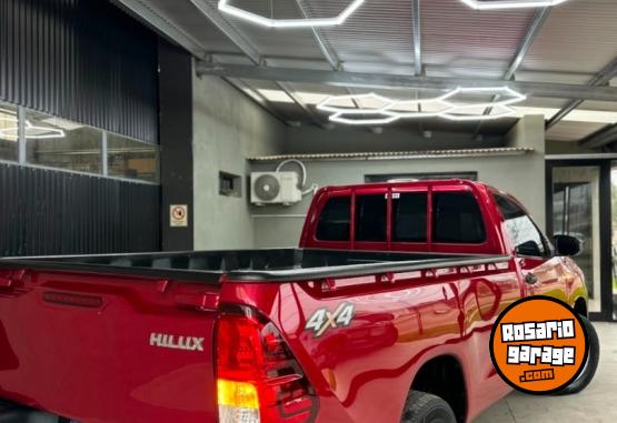 Camionetas - Toyota HILUX CABINA SIMPLE 2020 Diesel 200000Km - En Venta
