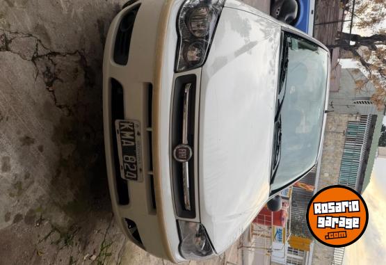 Autos - Fiat Siena 2011 GNC 250000Km - En Venta