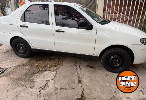Autos - Fiat Siena 2011 GNC 250000Km - En Venta