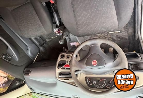 Autos - Fiat Siena 2011 GNC 250000Km - En Venta