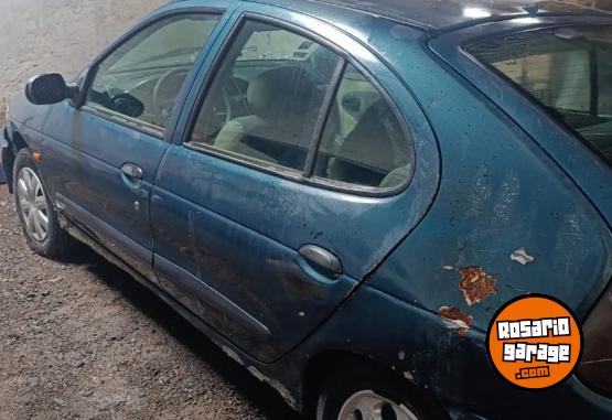 Autos - Renault Megane 1999 Nafta 100000Km - En Venta